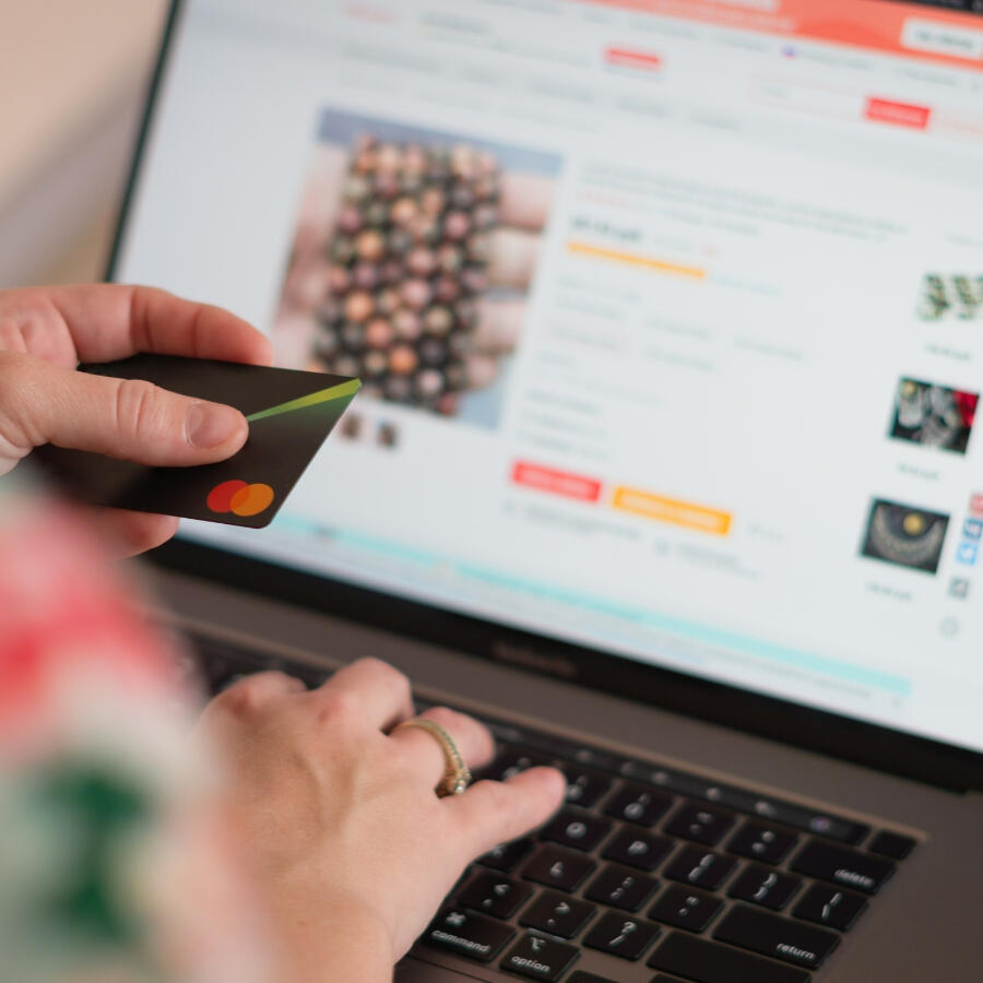 Pengembangan Aplikasi Perdagangan Berbasis Internet
